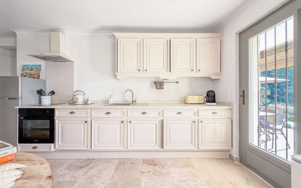 Maison à vendre    6 pièces •  Vence