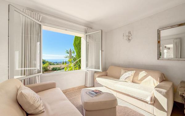 Maison à vendre    6 pièces •  Vence