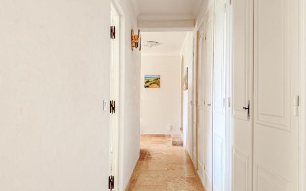 Maison à vendre    6 pièces •  Vence