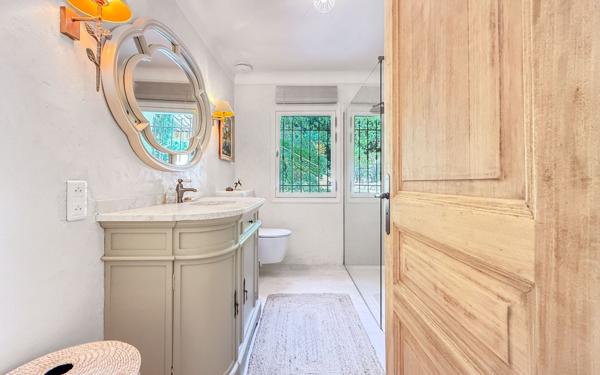 Maison à vendre    6 pièces •  Vence