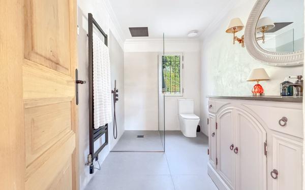 Maison à vendre    6 pièces •  Vence