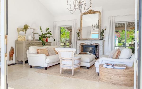 Maison à vendre    6 pièces •  Vence