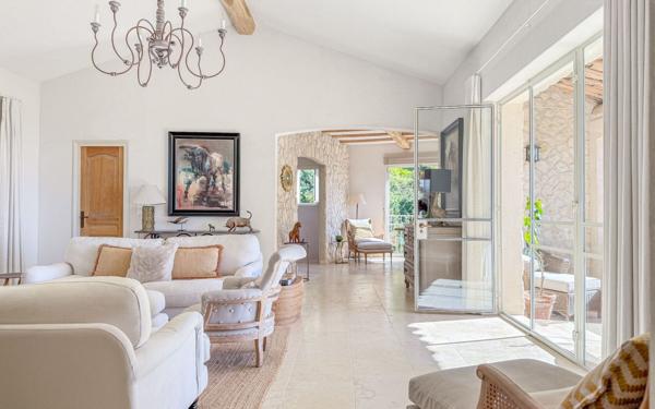 Maison à vendre    6 pièces •  Vence