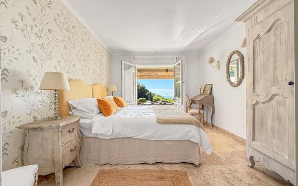 Maison à vendre    6 pièces •  Vence