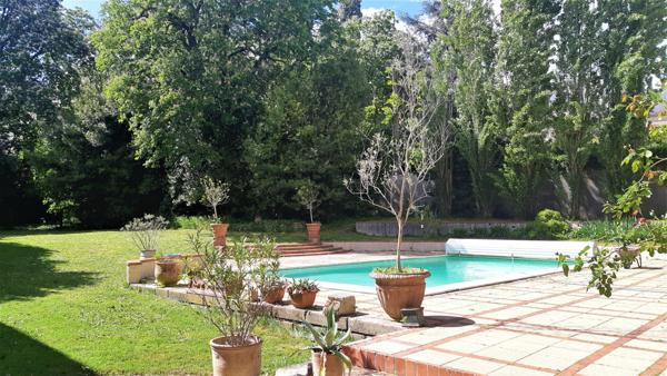 DEMEURE D'EXCEPTION assortie d'un IMMEUBLE à rénover