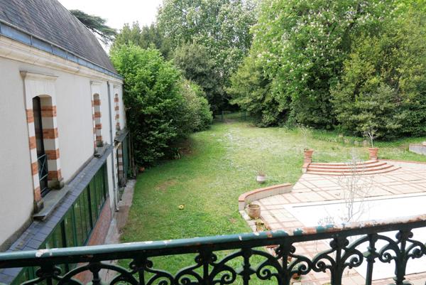 DEMEURE D'EXCEPTION assortie d'un IMMEUBLE à rénover