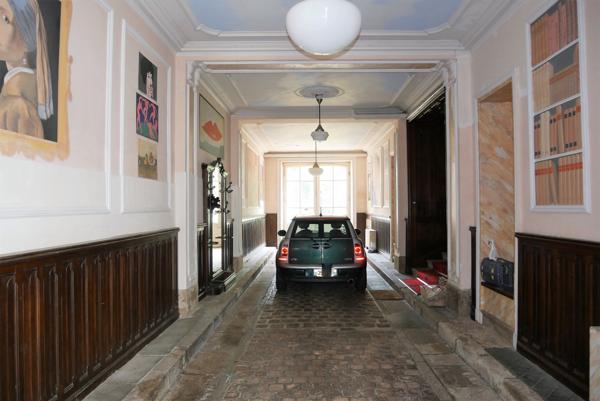 DEMEURE D'EXCEPTION assortie d'un IMMEUBLE à rénover