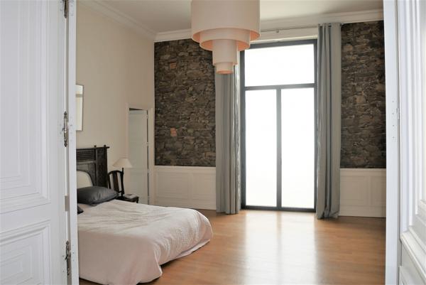 DEMEURE D'EXCEPTION assortie d'un IMMEUBLE à rénover