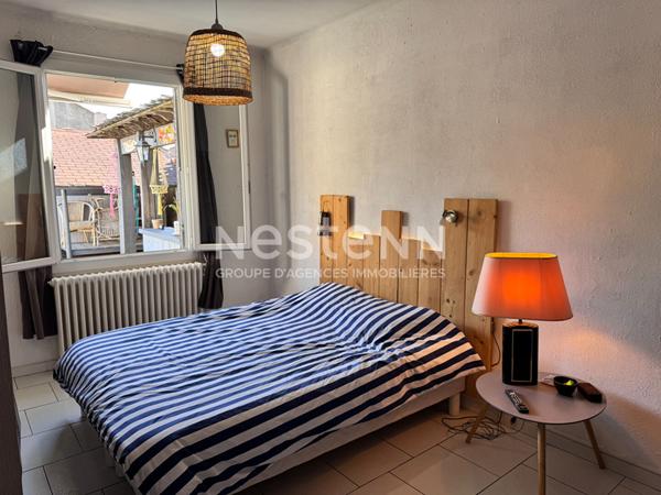 Dernier étage traversant avec terrasse de 100 m², 117 m² habitables, calme et vue dégagée - Carcassonne