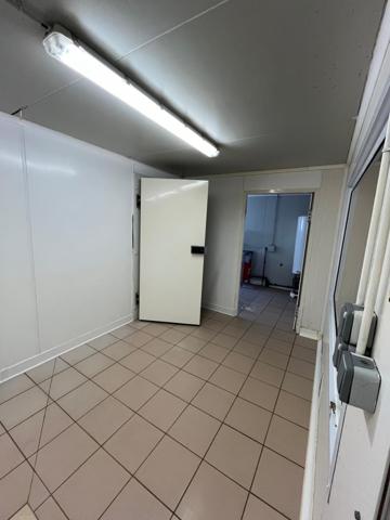 Location / Local Commercial