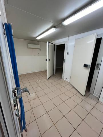 Location / Local Commercial