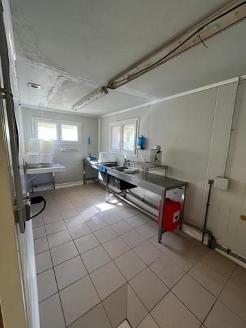 Location / Local Commercial