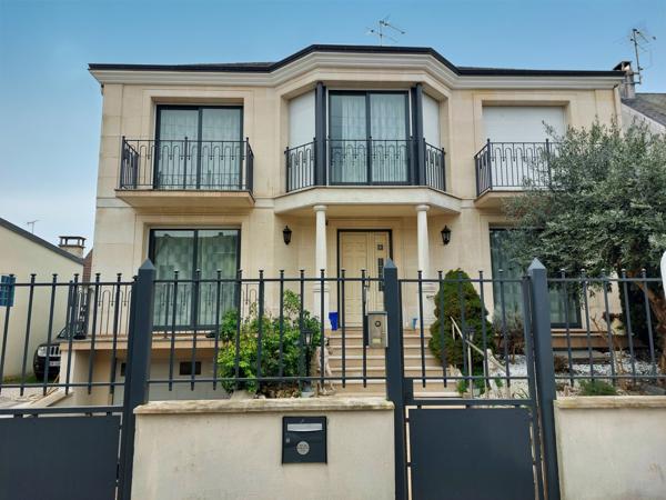 Ormesson-sur-Marne (94490) MAGNIFIQUE MAISON avec 5 chambres, garage triple et jardin