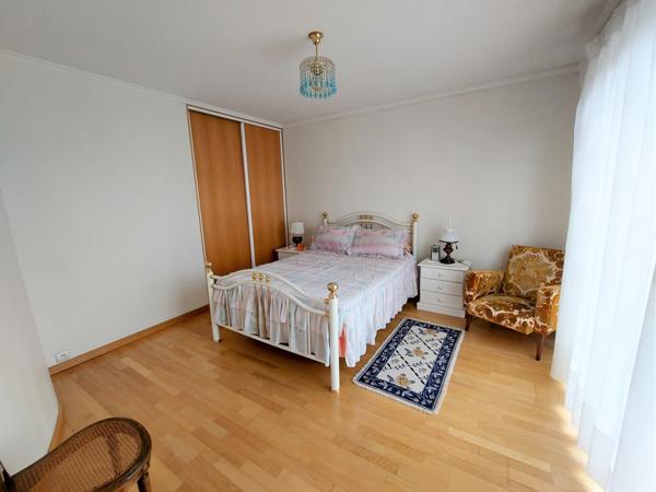 Ormesson-sur-Marne (94490) MAGNIFIQUE MAISON avec 5 chambres, garage triple et jardin