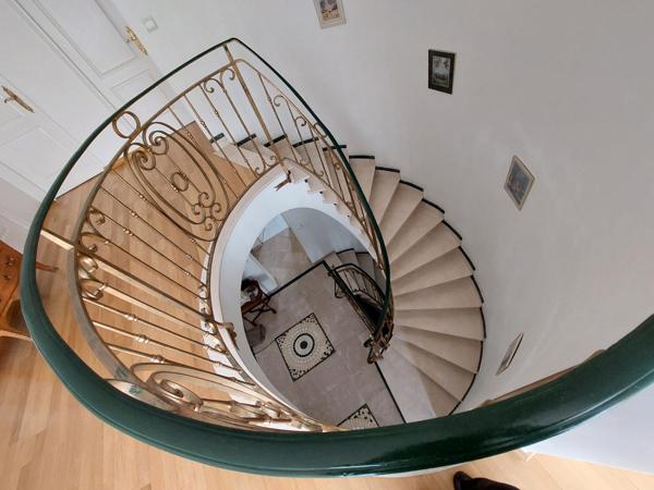 Ormesson-sur-Marne (94490) MAGNIFIQUE MAISON avec 5 chambres, garage triple et jardin