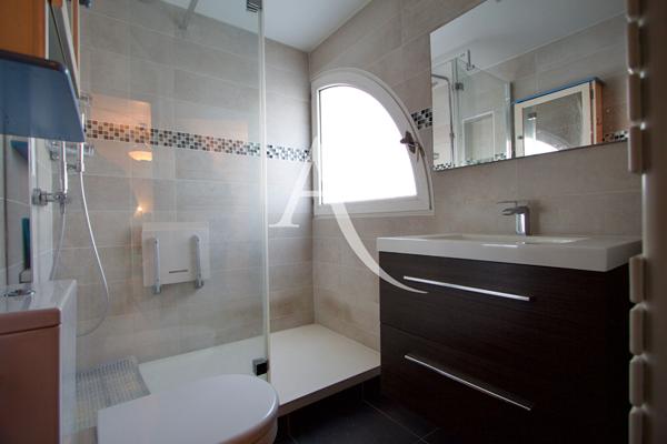 MONTPELLIER CELLENEUVE - CHARMANTE MAISON - MITOYENNE D'UN CÔTÉ - ENVIRON 93 m² - 3 CHAMBRES -TERRAIN D'ANGLE DE PLUS DE 300 m²