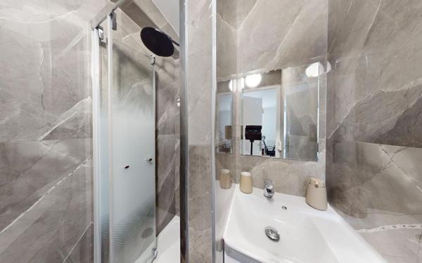 Appartement à louer    1 pièce • 13 m2 Talence