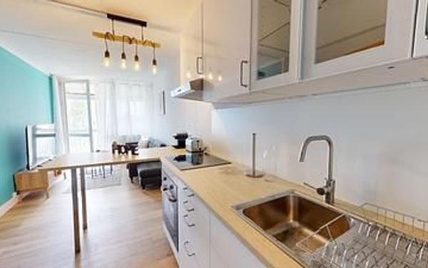 Appartement à louer    1 pièce • 13 m2 Talence