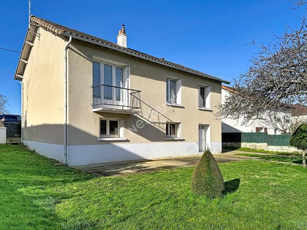 Charmante Maison à Vendre à Migné Auxances - 5 Pièces avec Jardin