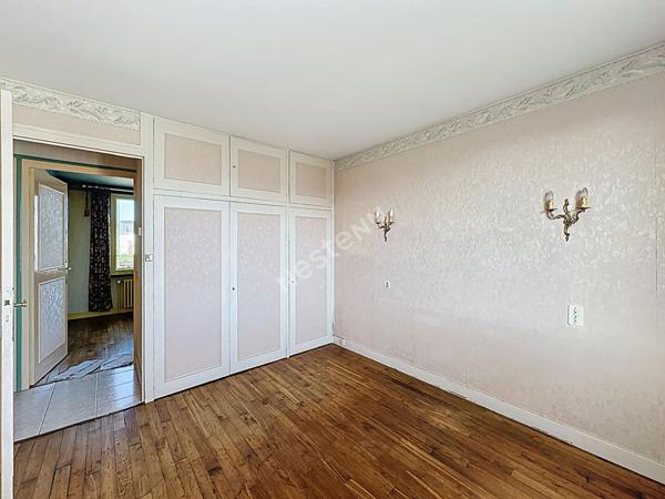 Charmante Maison à Vendre à Migné Auxances - 5 Pièces avec Jardin