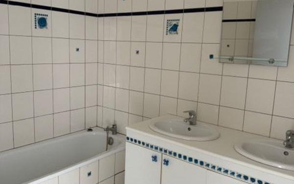 Appartement à vendre    3 pièces • 74 m2 Aubenas