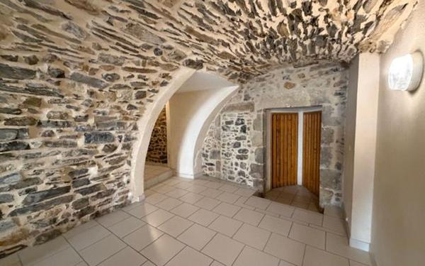 Appartement à vendre    3 pièces • 74 m2 Aubenas