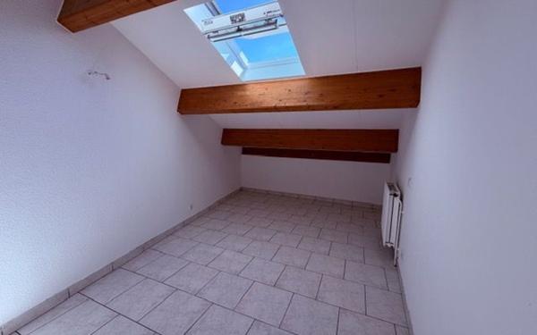 Appartement à vendre    3 pièces • 74 m2 Aubenas
