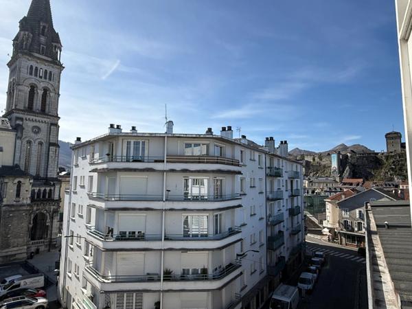 Appartement T3 plein centre de LOURDES