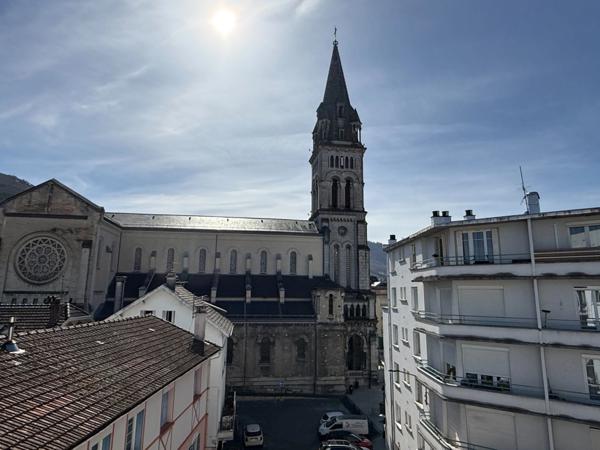 Appartement T3 plein centre de LOURDES