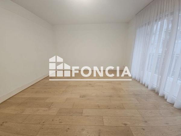 Location Appartement 2 pièces 48.9 m² - 24 BIS RUE DE VERDUN Charenton Le Pont 94220