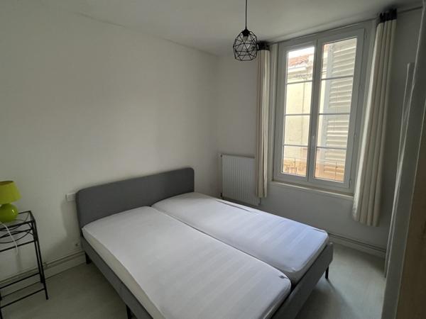 Appartement à louer 490 € CC Fontenay-le-Comte 2 p 48 m² DPE B