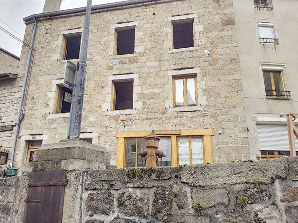 Maison à rénover avec terrain non attenant dans le centre de Lapte