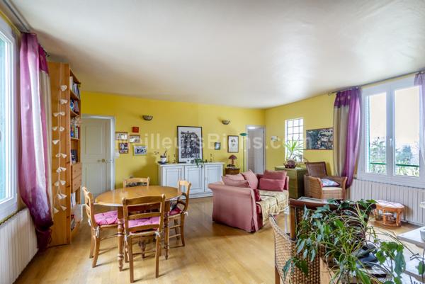 Rare ! Appartement au dernier étage d’une maison avec jardin partagé.