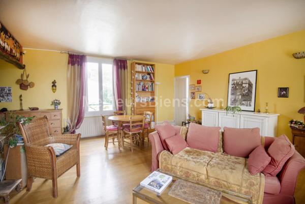 Rare ! Appartement au dernier étage d’une maison avec jardin partagé.