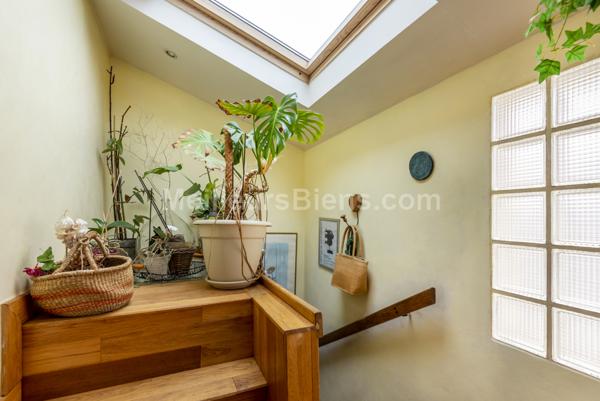 Rare ! Appartement au dernier étage d’une maison avec jardin partagé.