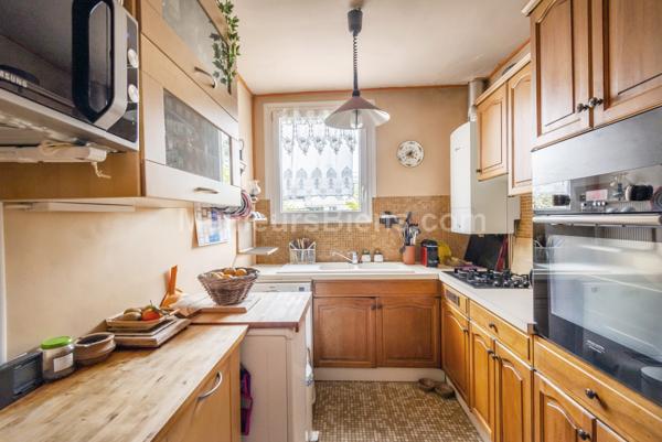 Rare ! Appartement au dernier étage d’une maison avec jardin partagé.