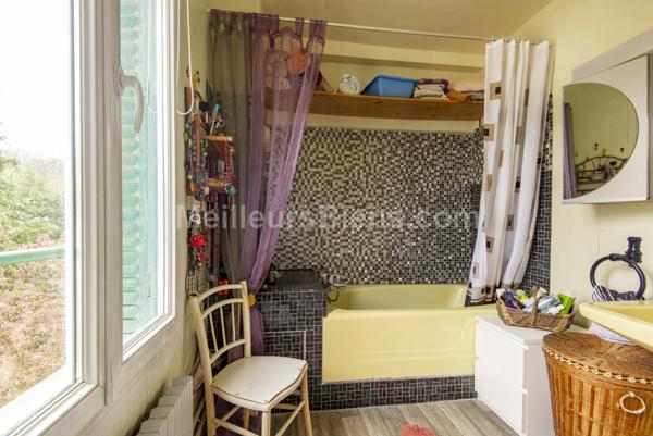 Rare ! Appartement au dernier étage d’une maison avec jardin partagé.