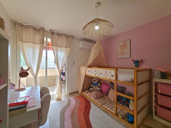 Appartement La Garde 4 pièce(s) 72m2 - 3 chambres - Résidence fermée et sécurisée - Ascenseur - Stationnement privatif - Cave