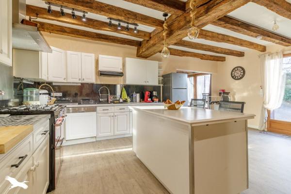 Maison à vendre |                                       Châteauroux |                                        4 pièces  |  147 m²