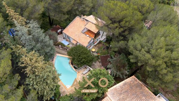 SUPER GÉMENOS – MAISON PROVENÇALE – CALME – VUE COLLINES – PISCINE – TERRAIN 2 544 m² – APPARTEMENT INDÉPENDANT 730.000 €