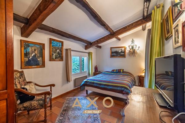 SUPER GÉMENOS – MAISON PROVENÇALE – CALME – VUE COLLINES – PISCINE – TERRAIN 2 544 m² – APPARTEMENT INDÉPENDANT 730.000 €