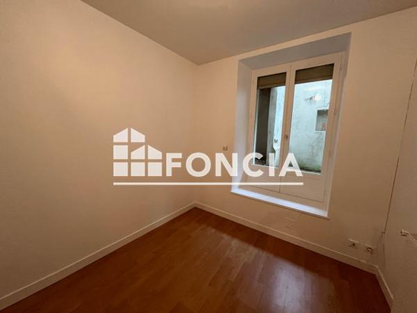 Location Appartement 3 pièces 66.28 m² - 7 RUE BRUNE Nontron 24300