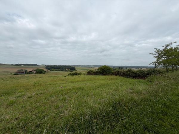 Terrain à bâtir de 1341m2, vue dégagée sur la campagne