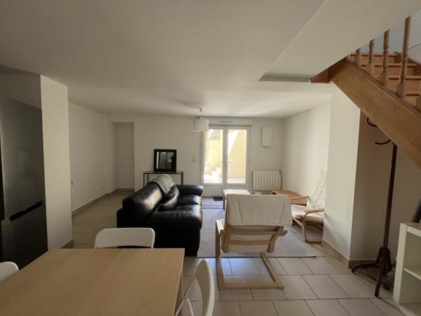 Maison à louer 990 € CC Cenon 3 p 62 m² DPE C