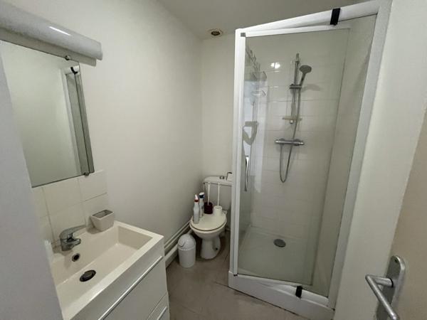 Maison à louer 990 € CC Cenon 3 p 62 m² DPE C