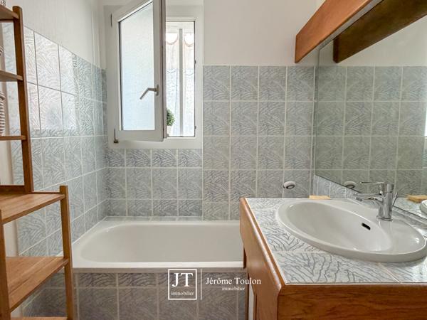 Appartement
                                                                                                                                                                                                                                                                                                                        1 pièce(s)                                                                                                                                                                                                                                                                                                                              28  m²