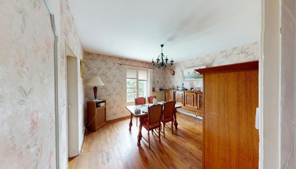 Maison des années 50 au calme, avec vue dégagée, dans un quartier recherché