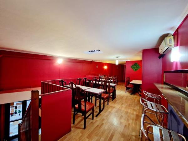 Fonds De Commerce - 100 m²