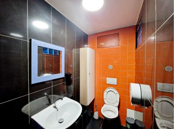 Fonds De Commerce - 100 m²