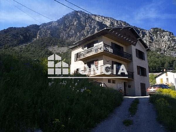 Location Appartement 5 pièces 84.1 m² - 7 ROUTE D'ITALIE Briancon 05100
